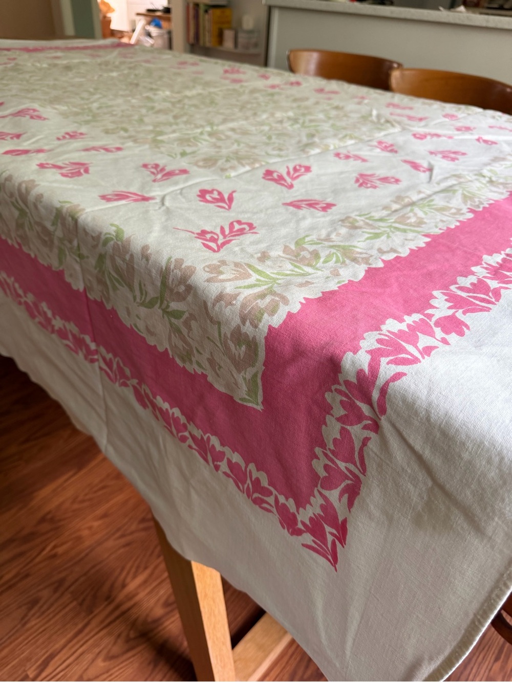 Vintage Tablecloth 1950s Pink Floral Border Excellent Condition 68 X 59 Inches